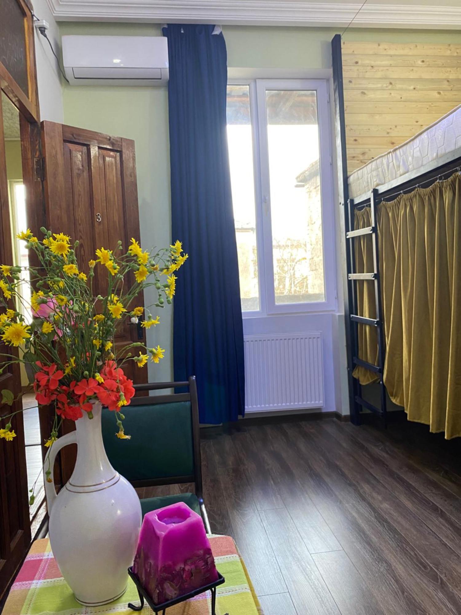 Relax Station Hotel Кутаиси Екстериор снимка
