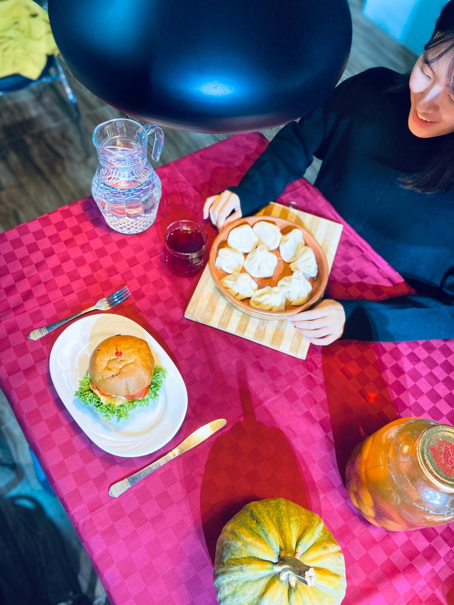 Relax Station Hotel Кутаиси Екстериор снимка