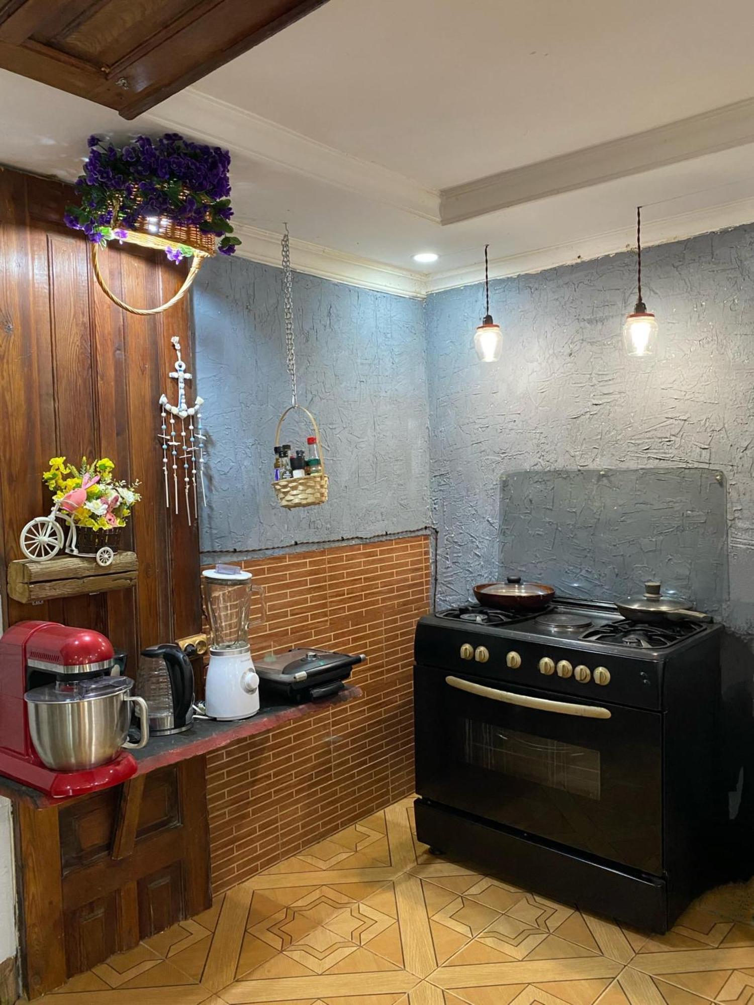 Relax Station Hotel Кутаиси Екстериор снимка