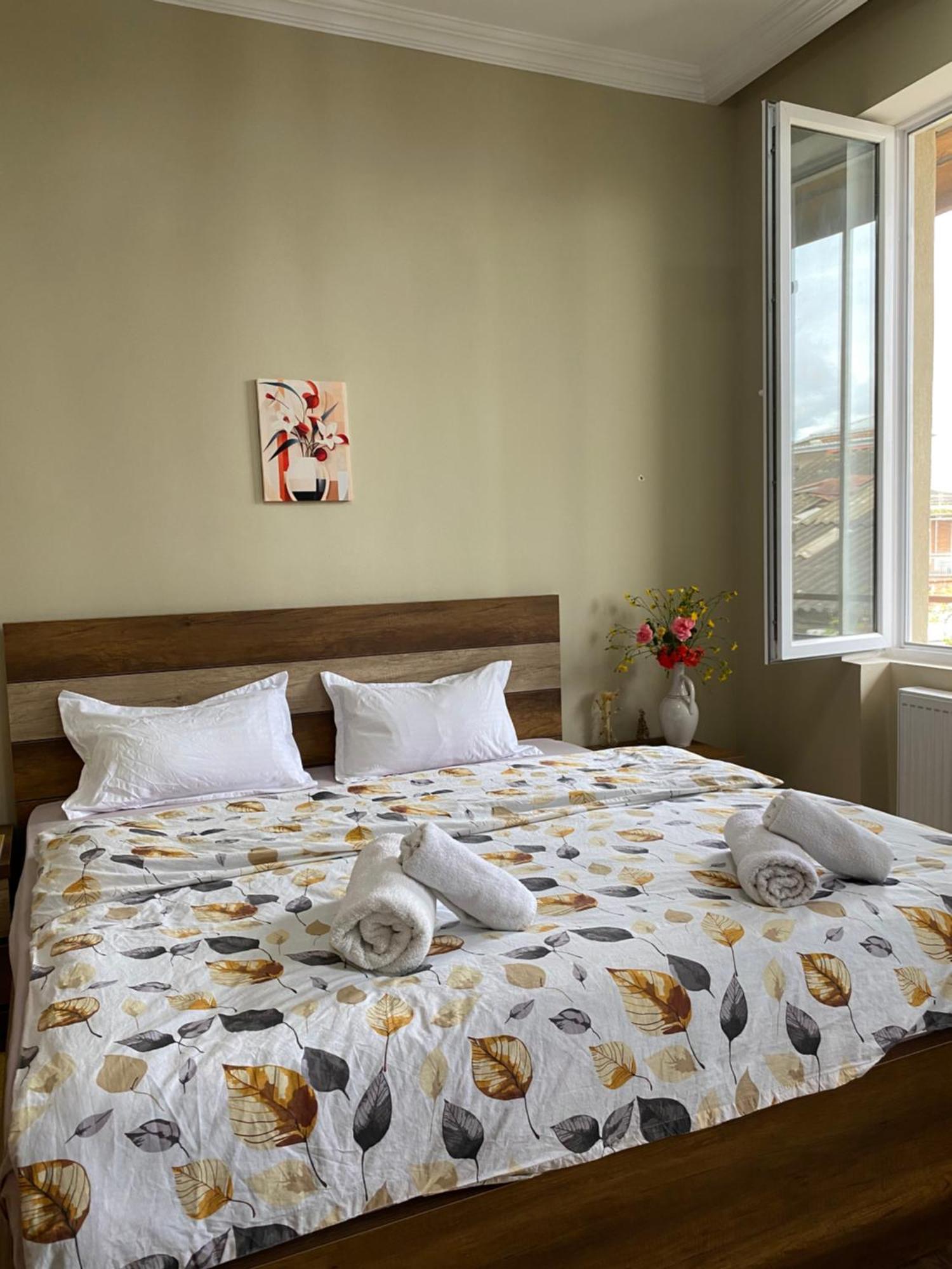 Relax Station Hotel Кутаиси Екстериор снимка