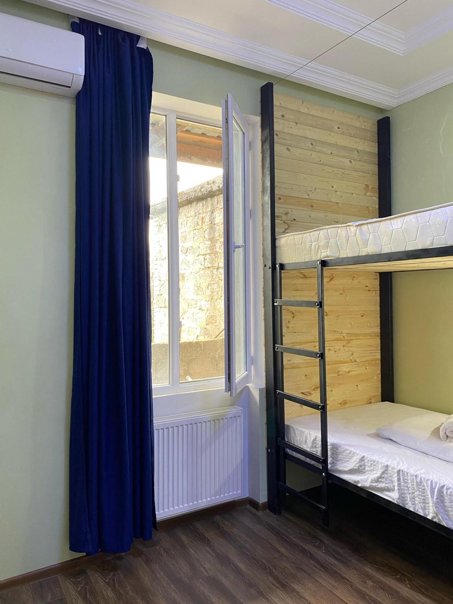 Relax Station Hotel Кутаиси Екстериор снимка