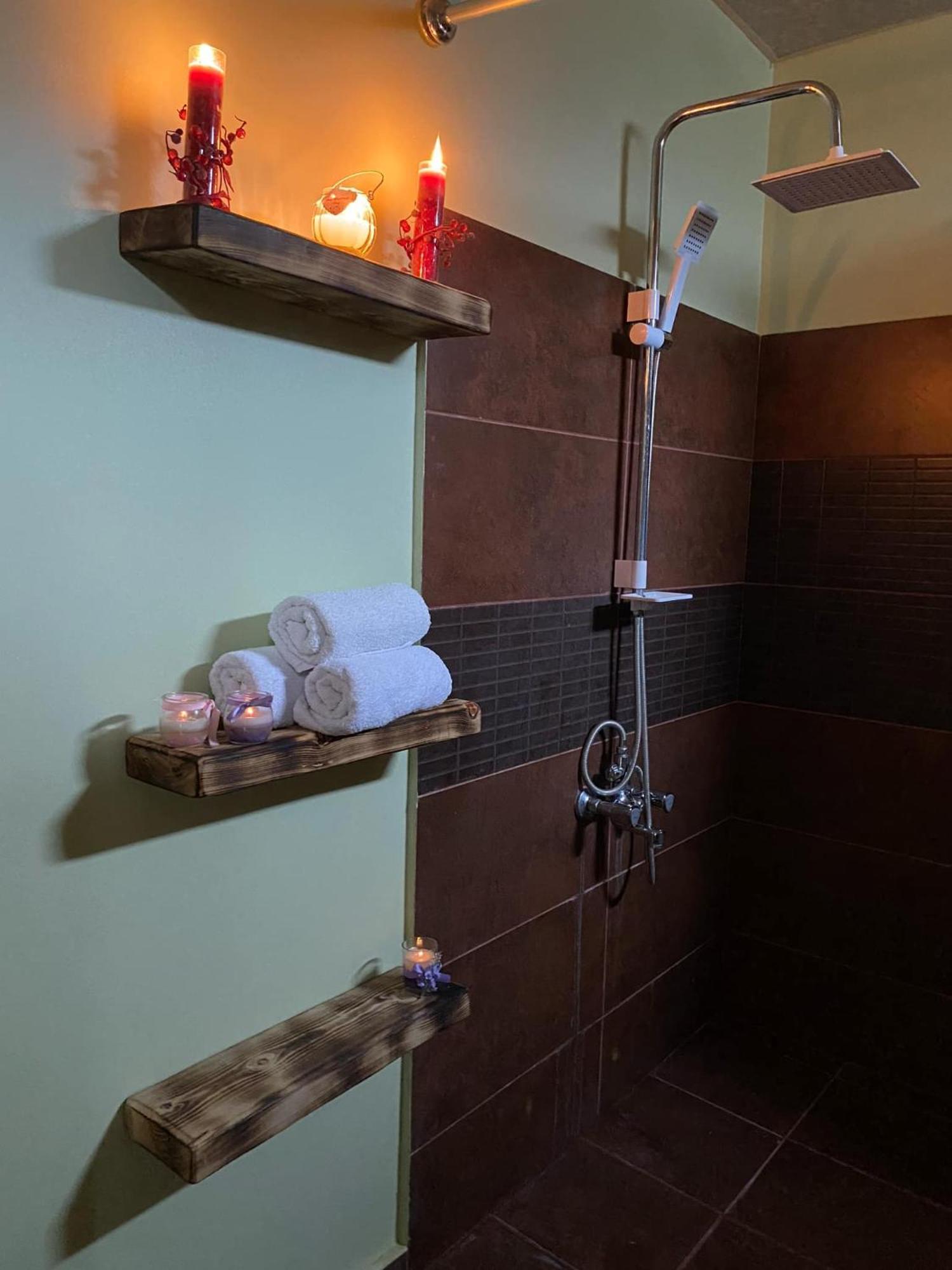 Relax Station Hotel Кутаиси Екстериор снимка