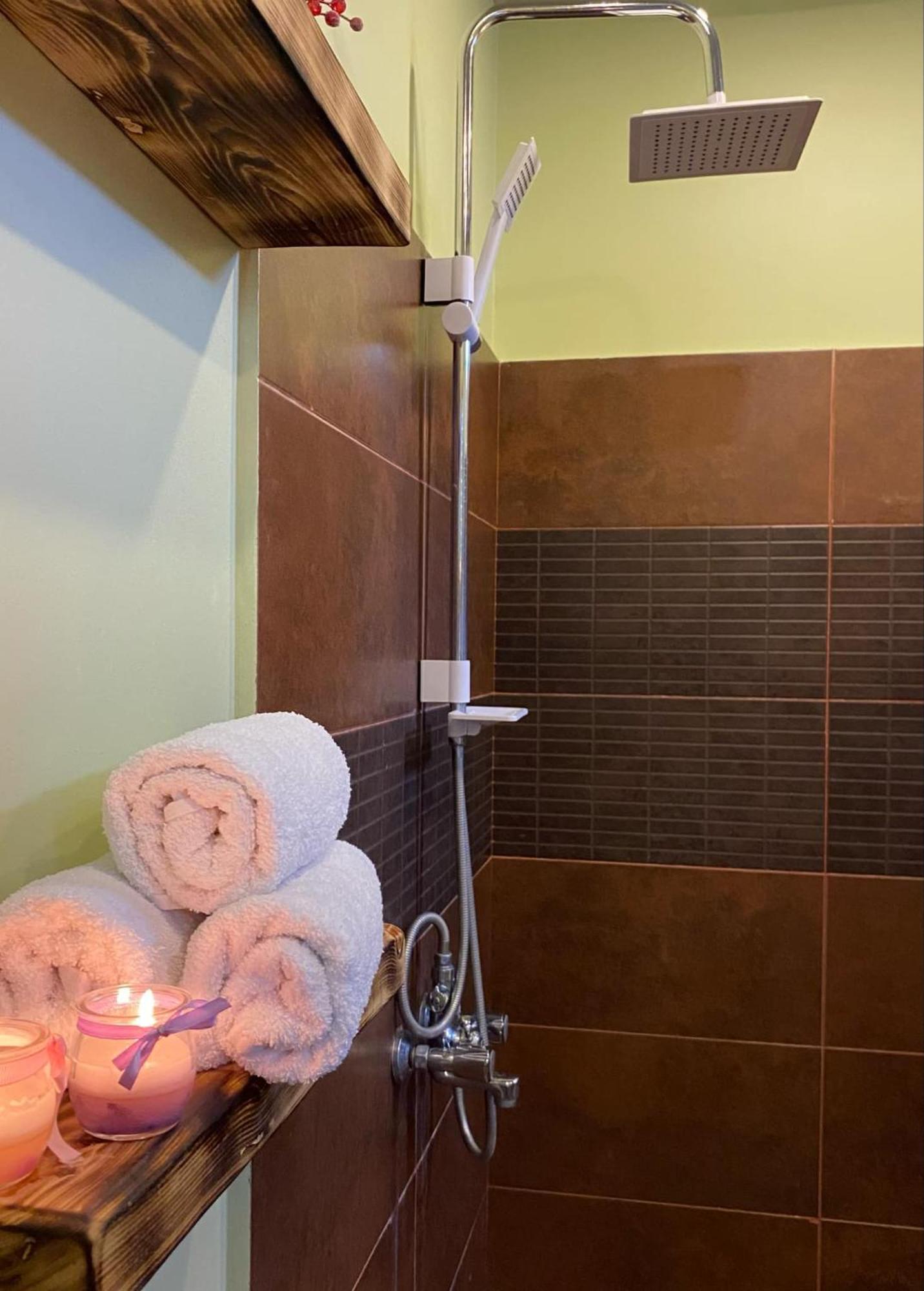 Relax Station Hotel Кутаиси Екстериор снимка