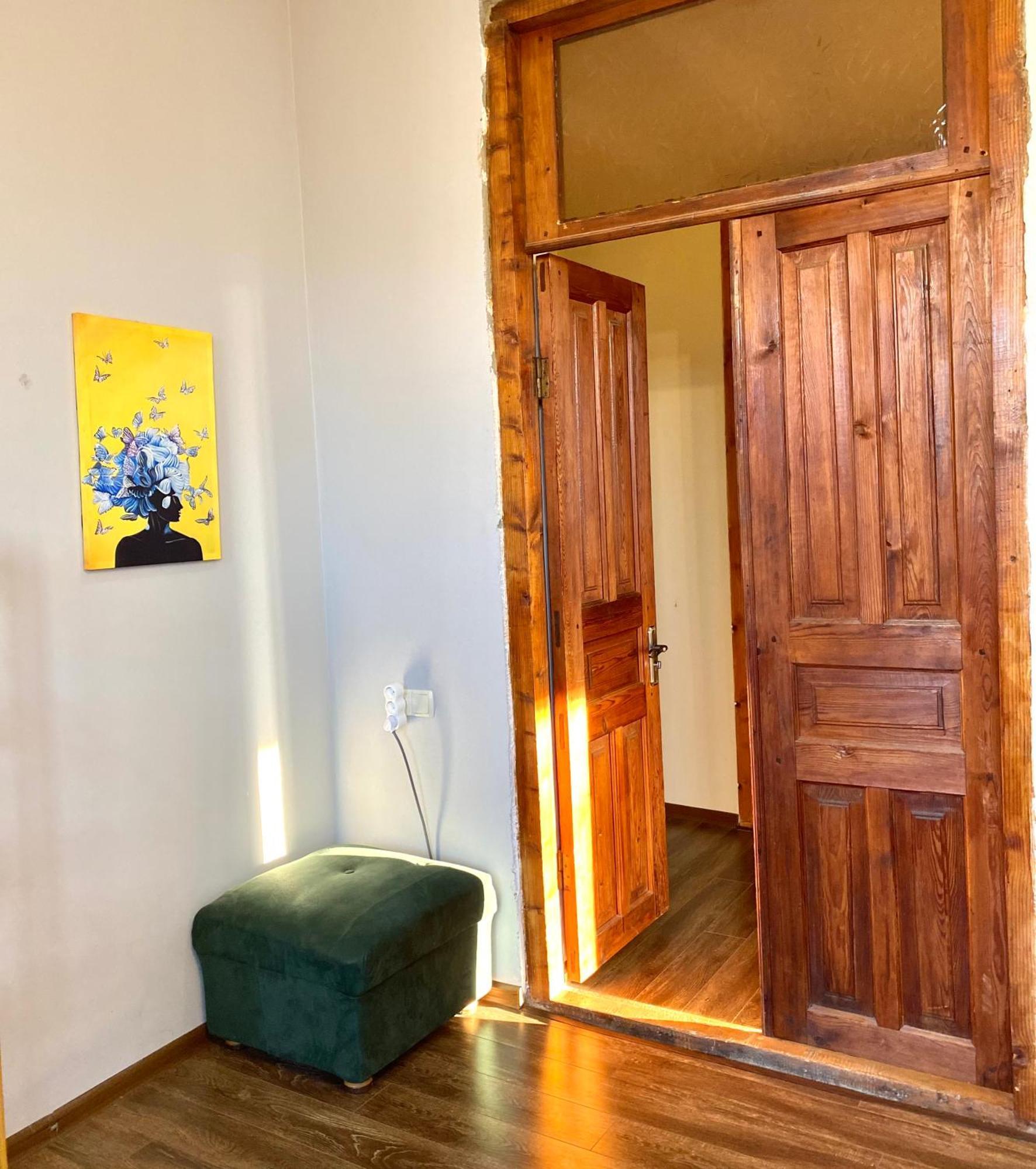 Relax Station Hotel Кутаиси Екстериор снимка