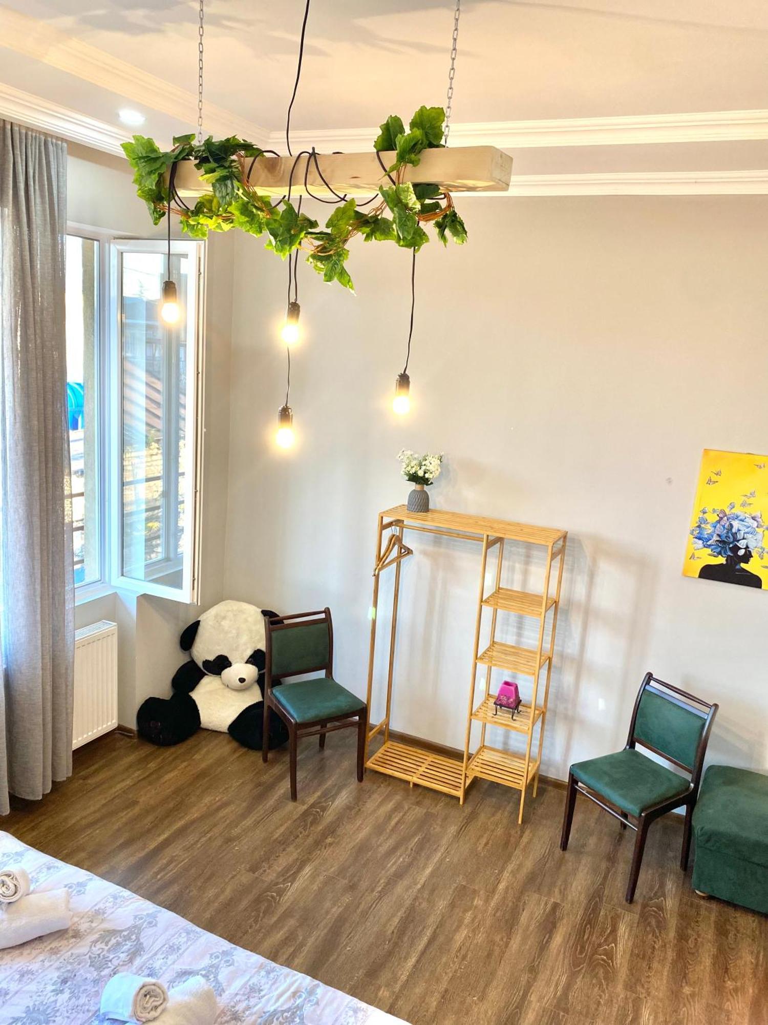Relax Station Hotel Кутаиси Екстериор снимка