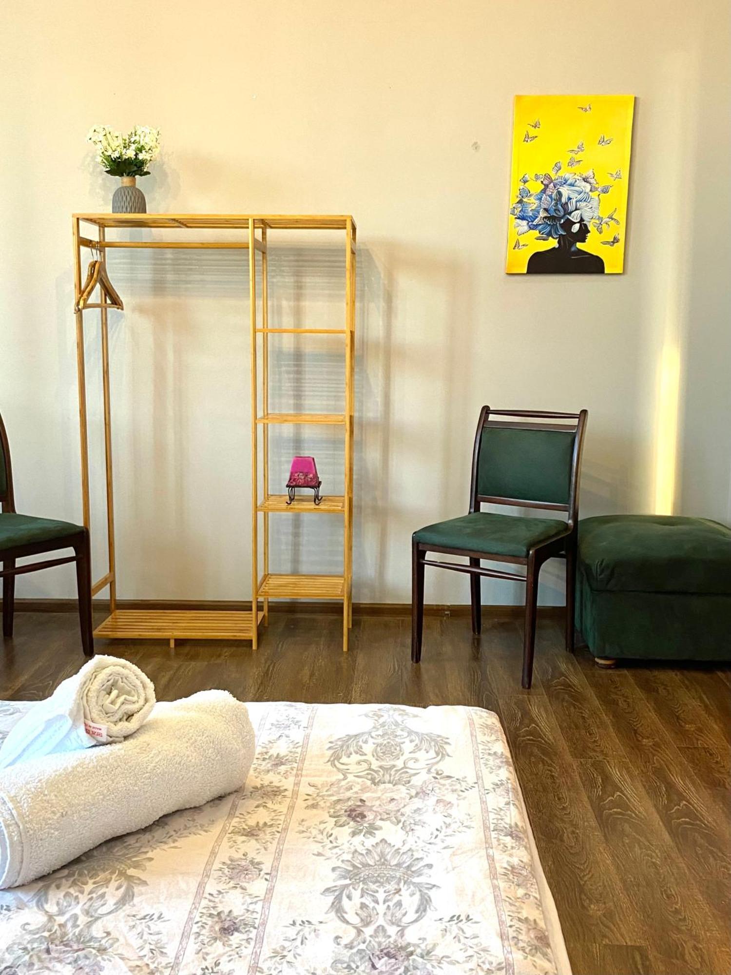 Relax Station Hotel Кутаиси Екстериор снимка